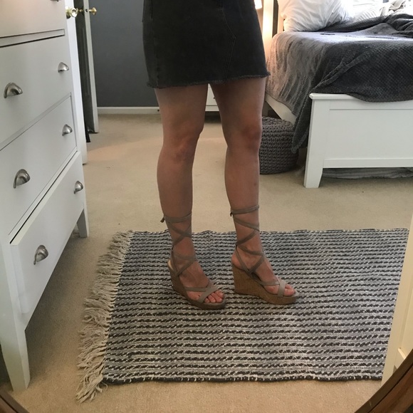 Guess - Wrap Wedges - Picture 6 of 13